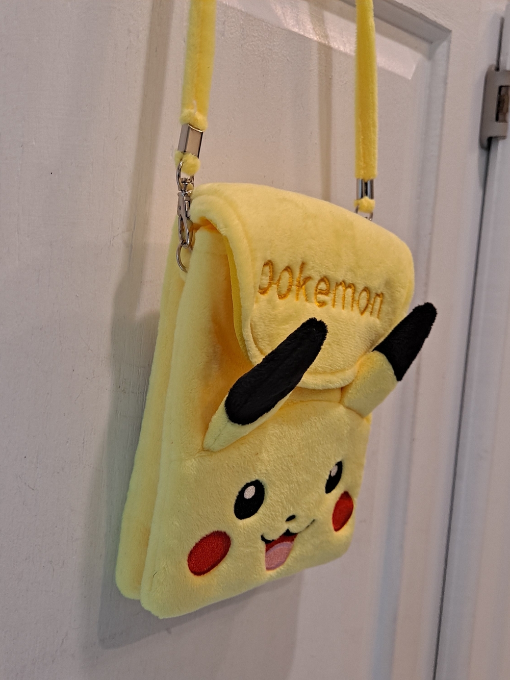 Pokemon Pikachu Plush Crossbody Bag - Yellow Trading Card Phone Essentials Bag - Picture 3 of 10